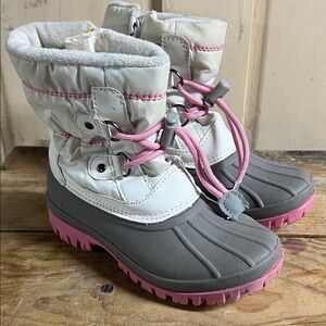 Size 13 Thermolite Kids Winter Snow Boots with Pink and Gray Accents.